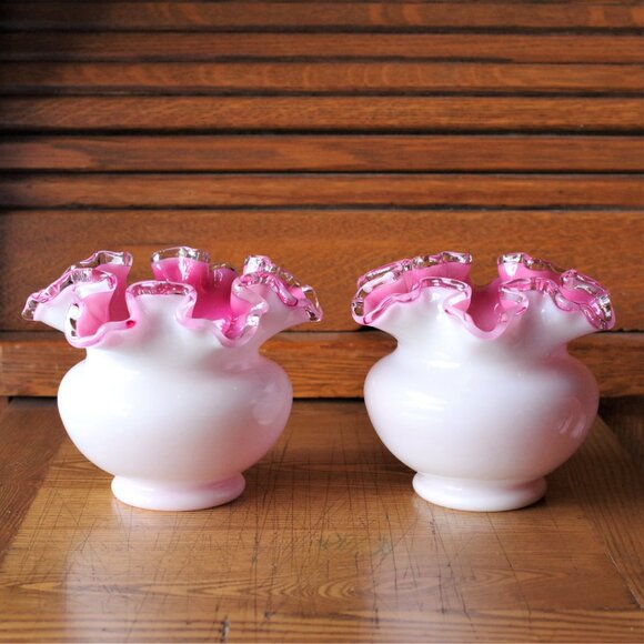 Vintage Fenton Peach Crest Vase 4" Ruffled Pink and Clear Glass Vase, Pi… - Picture 2 of 4